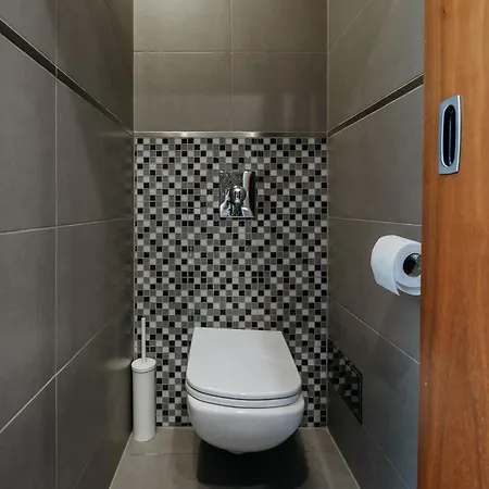 Days - In A Prime Location With Ac Close To The Charles Bridge Apartman
