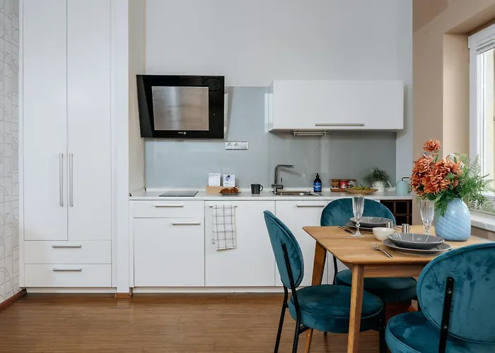Days - In A Prime Location With Ac Close To The Charles Bridge *
